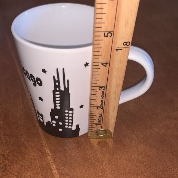Chicago Skyline Souvenir Mug Set - Picture 11 of 14